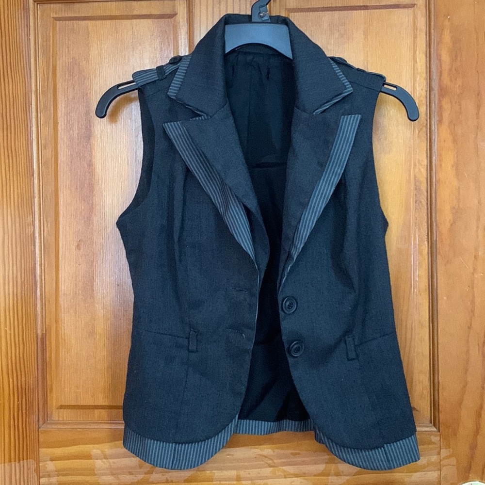 Sleeveless Blazer